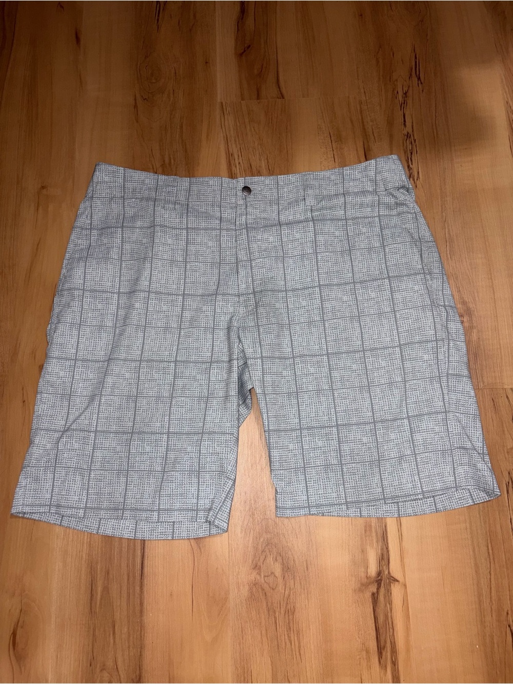 Callaway golf shorts grey plaid